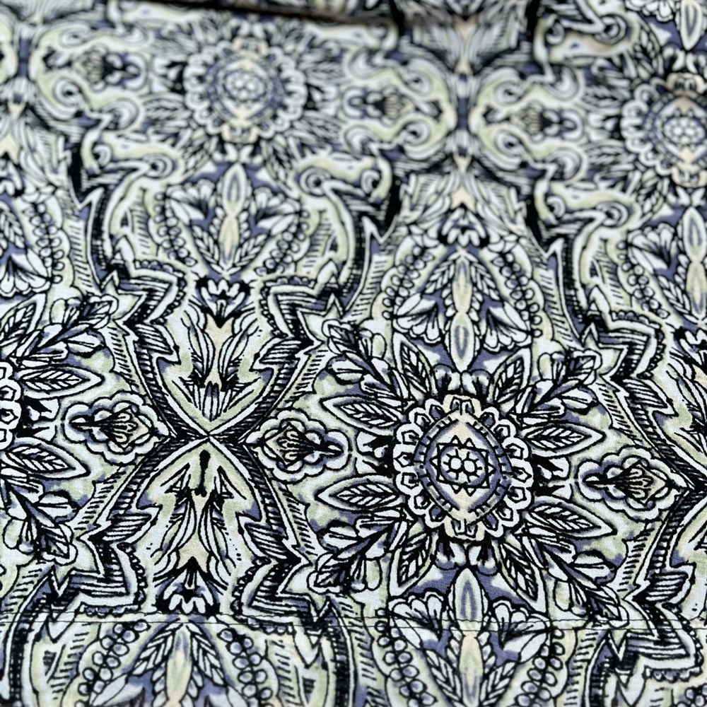 Croft & Barrow Monochrome Paisley Blouse - Picture 6 of 13